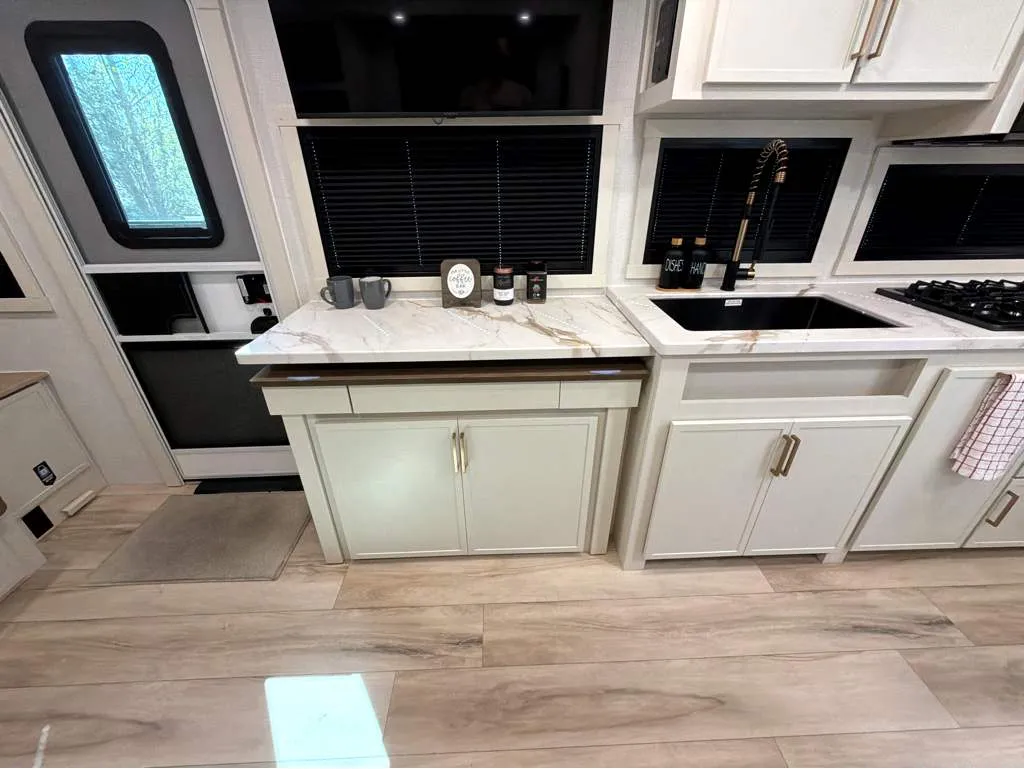 2026 Brinkley Model Ix 20X, Photos photo 10