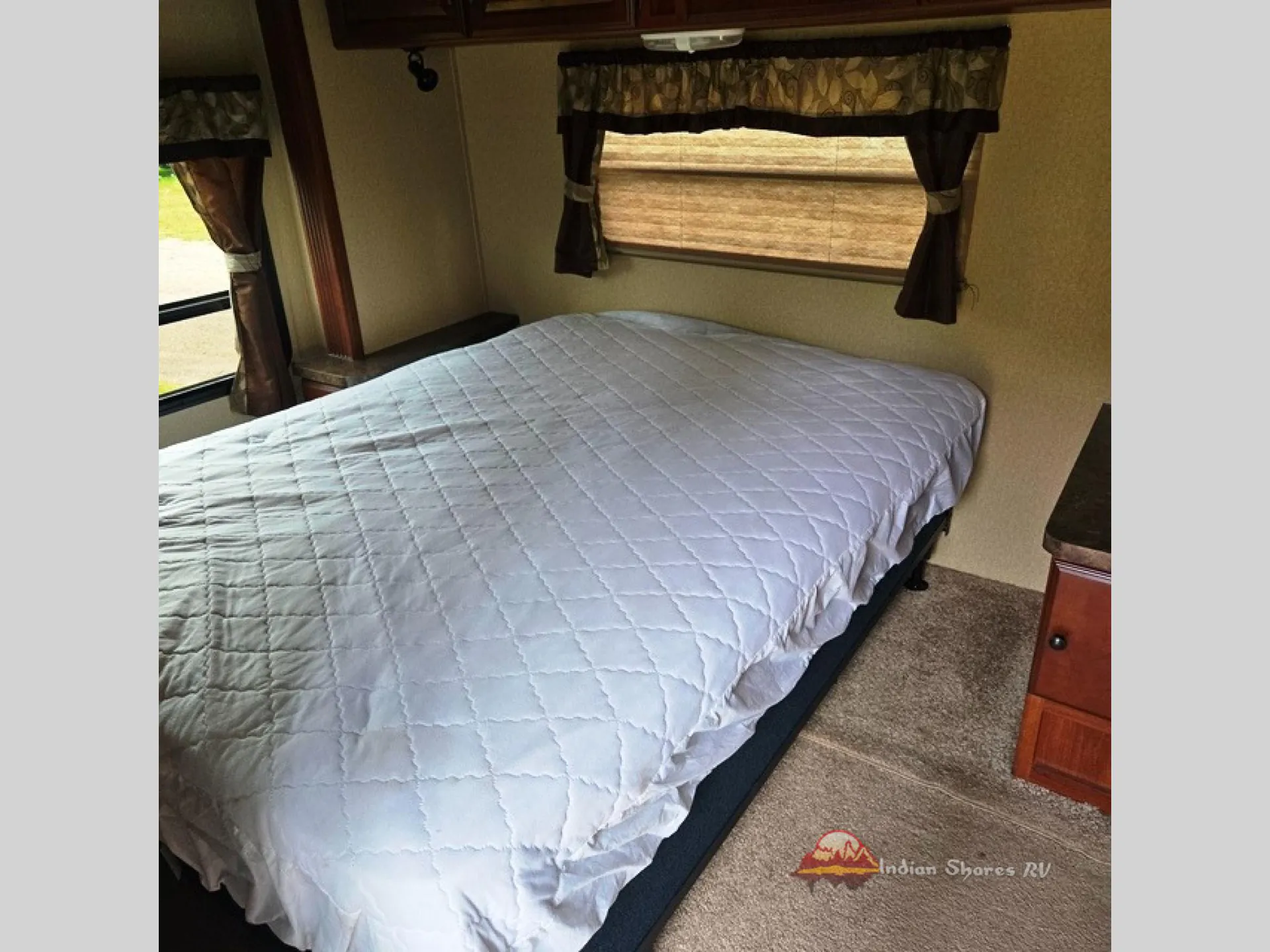 2011 Forest River Wildwood DLX 353FLFB — Photo 7