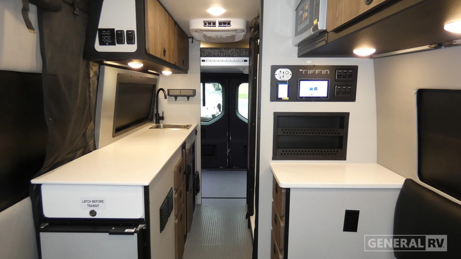 2026 Tiffin GH2 22BV - Photo 3