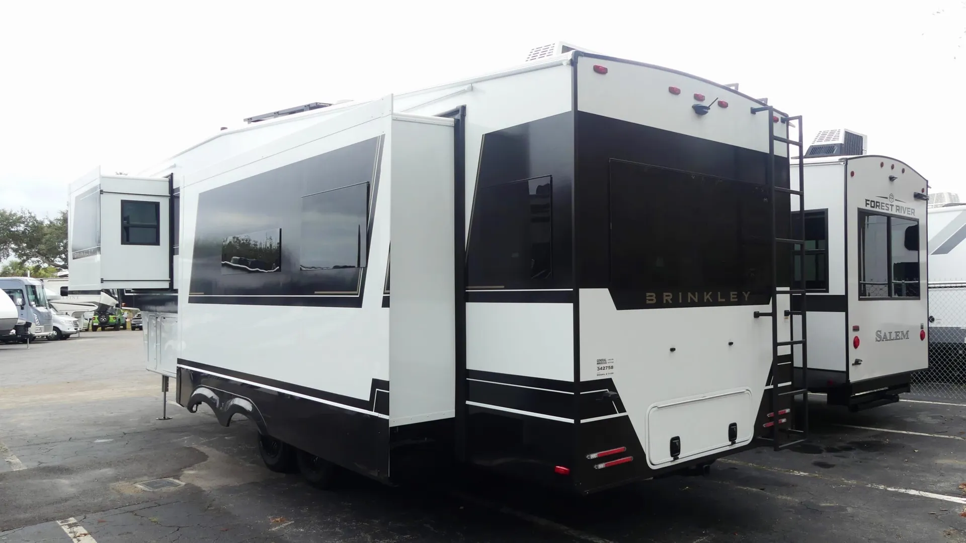 2026 Brinkley Model Z 3100 - Photo 4