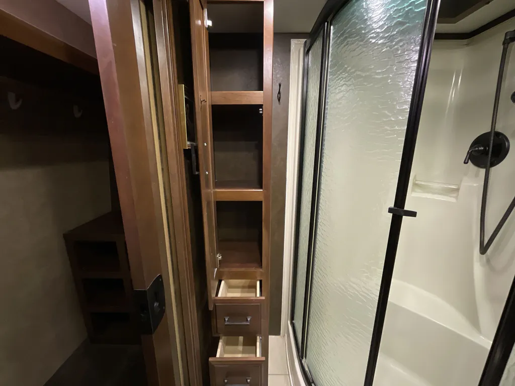 2015 Entegra Coach Aspire 42RBQ, Photos photo 40