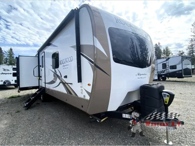 2019 Forest River RV Rockwood Signature Ultra Lite 8329SS - Photo 2