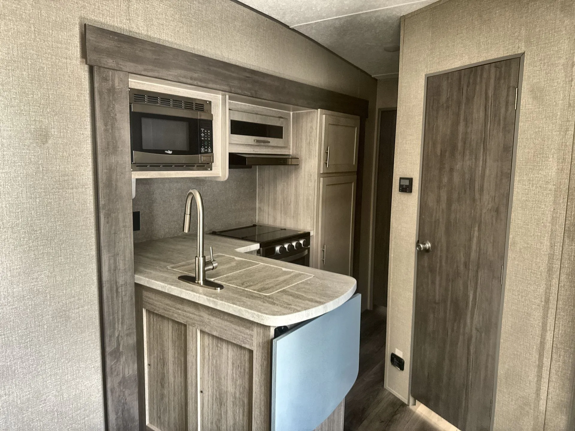 2023 Coachmen Catalina Trail Blazer 30THS - Photo 3