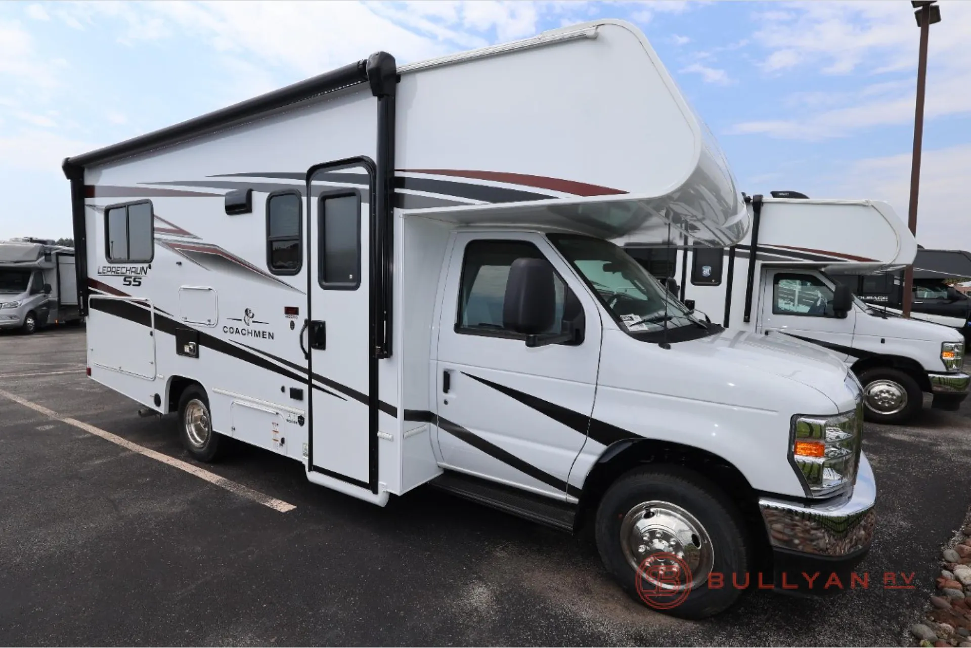 2026 Coachmen Leprechaun 210QSS FORD E 350 - Photo 2