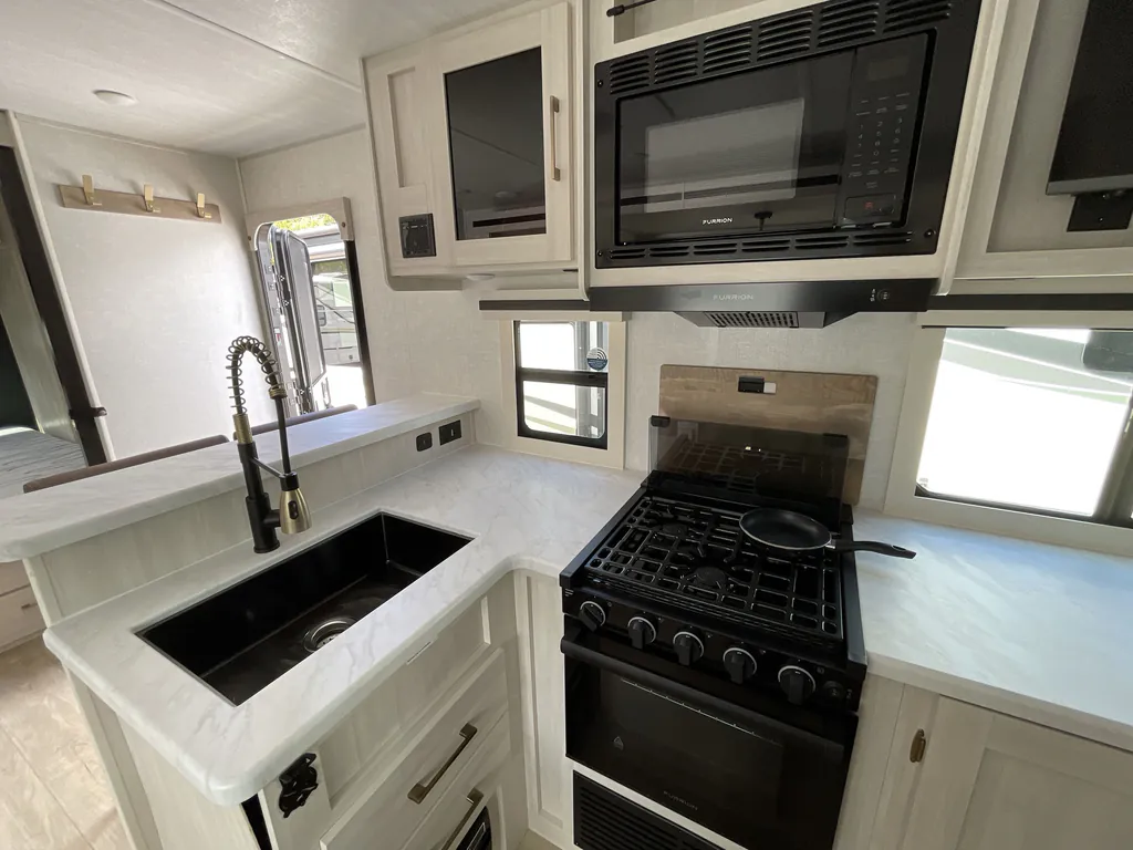2025 Forest River Surveyor Legend 260BHLE, Photos photo 10