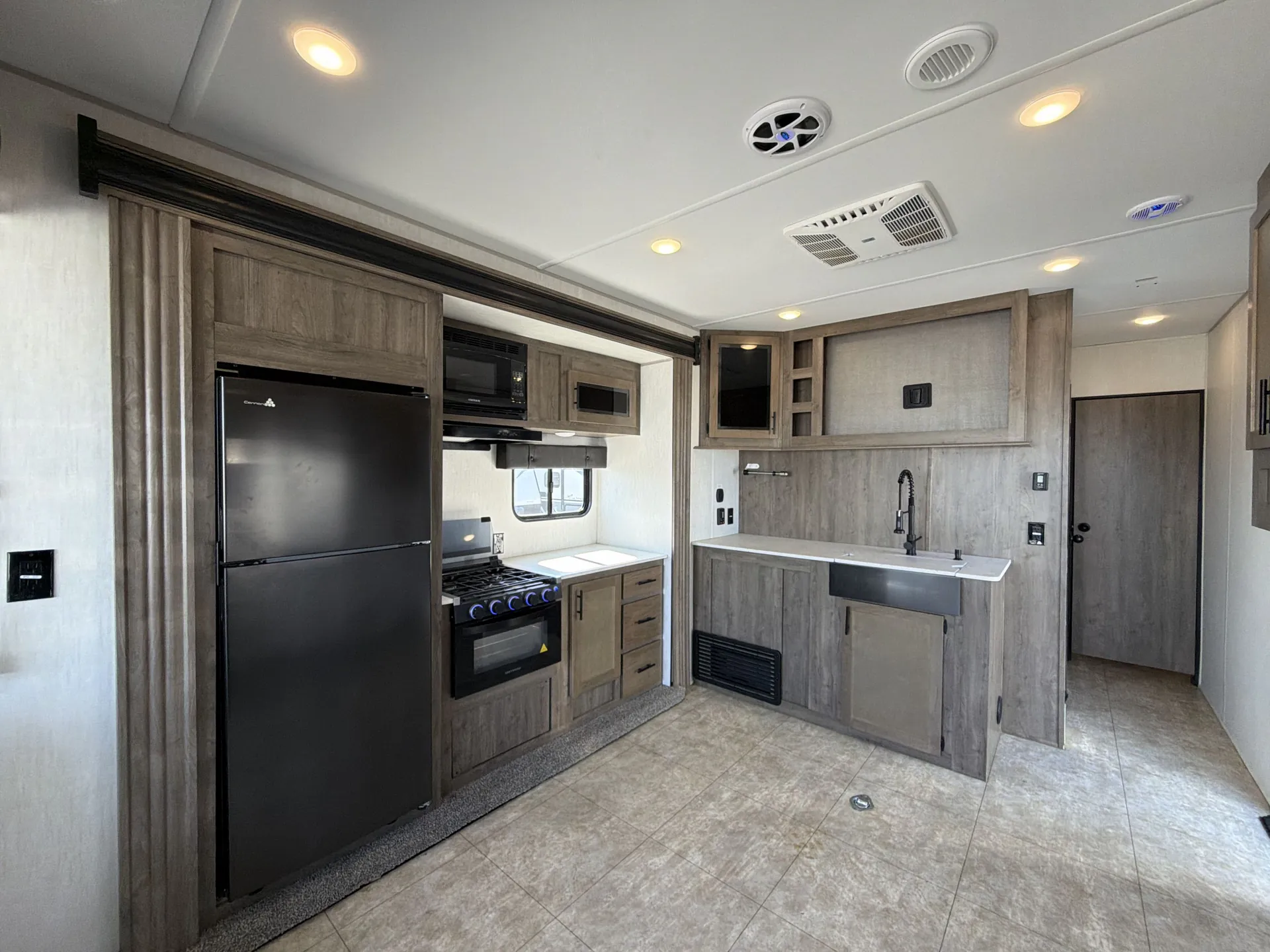 2022 Forest River Vengeance Rogue 26V — fridge open