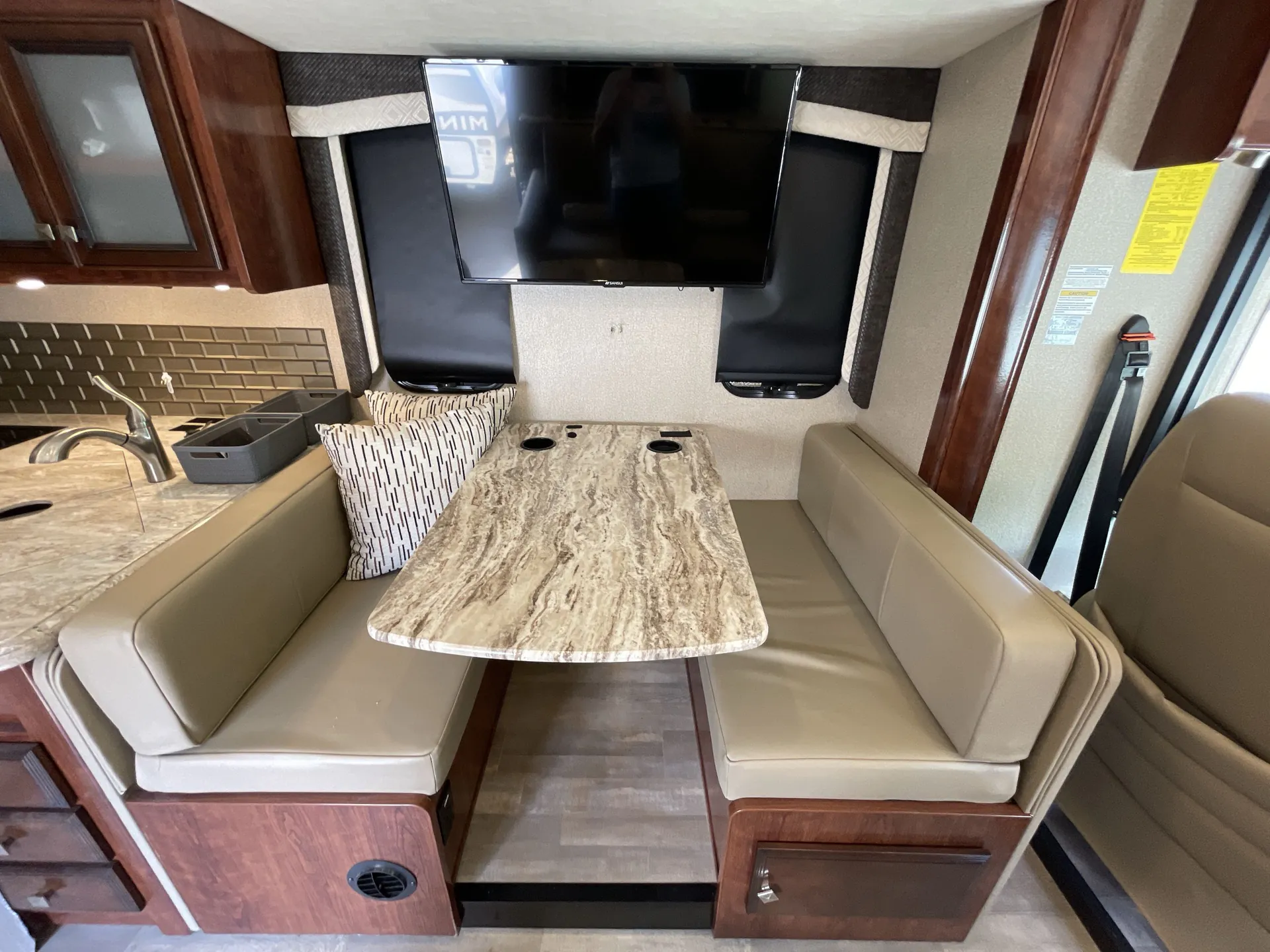 2019 Fleetwood Flair 32S — living area main