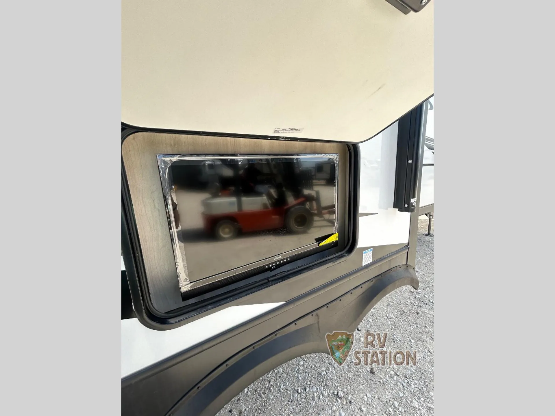 2022 Forest River Cardinal Luxury 320RLX - Photo 4