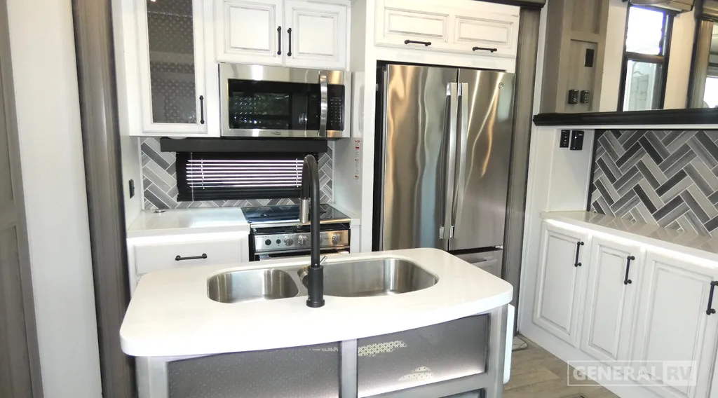 2022 Keystone Montana 3763BP, Photos photo 6