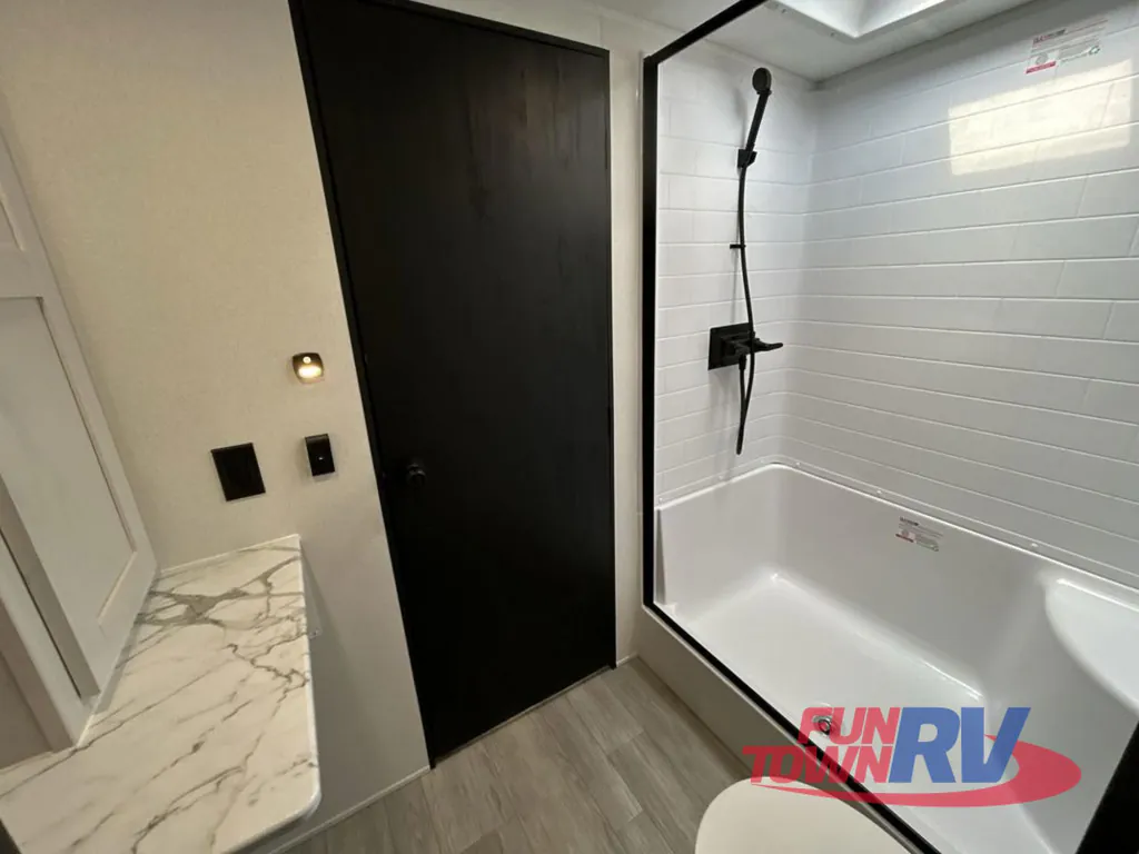 2026 Forest River Solaire 3150TBSS, Photos photo 21