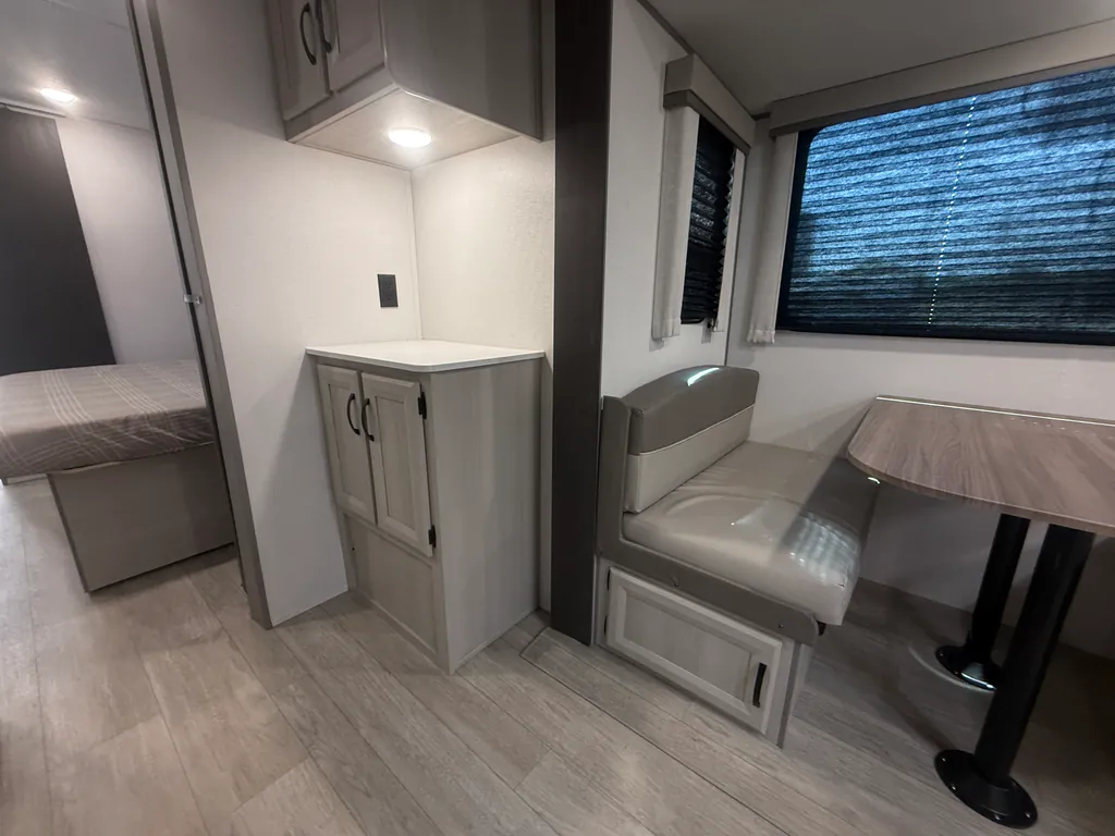 2027 Coachmen Catalina Legacy Edition 333DBDSCK, Photos photo 13