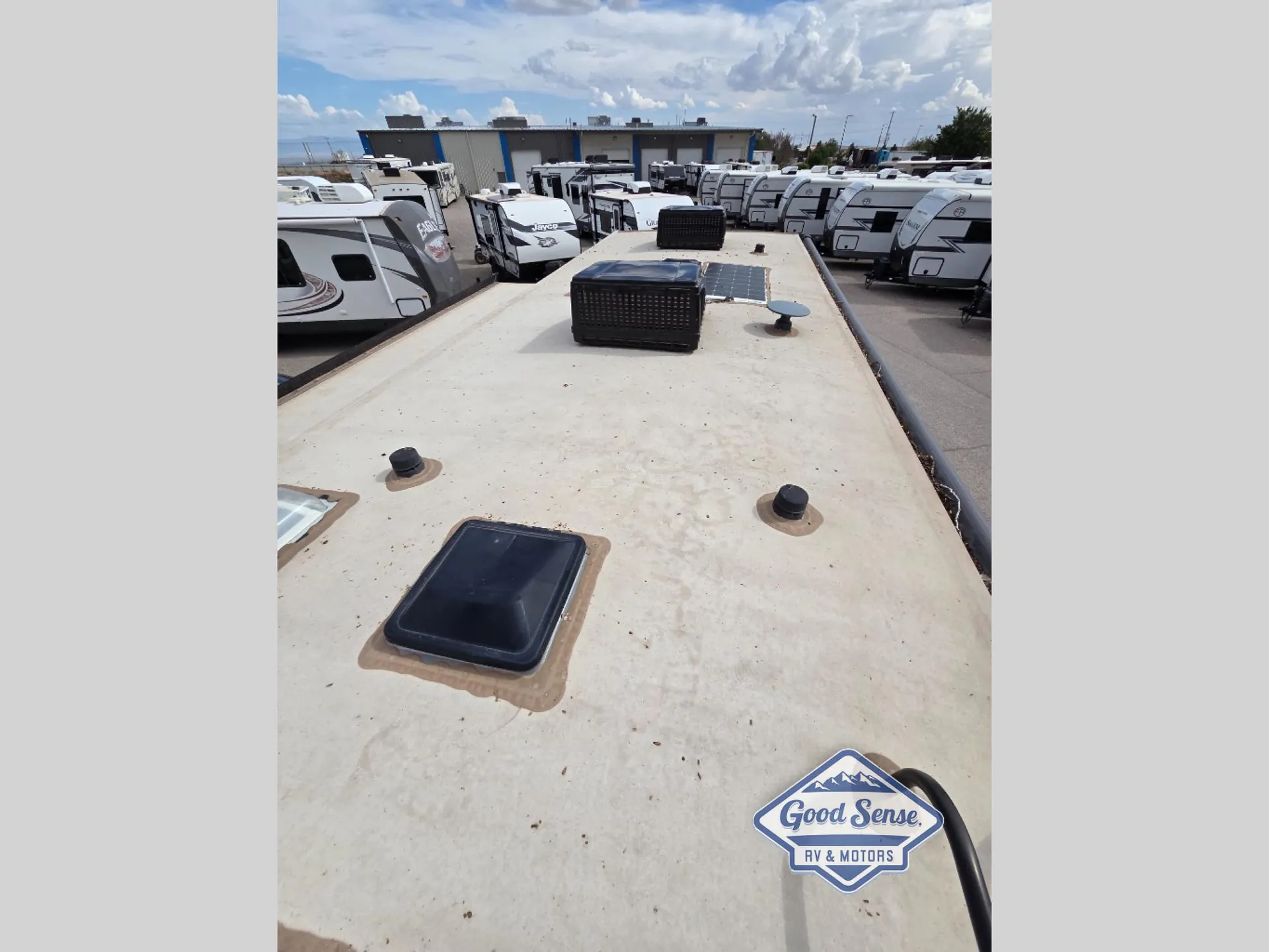 2021 Winnebago Voyage 2427RB - Photo 4