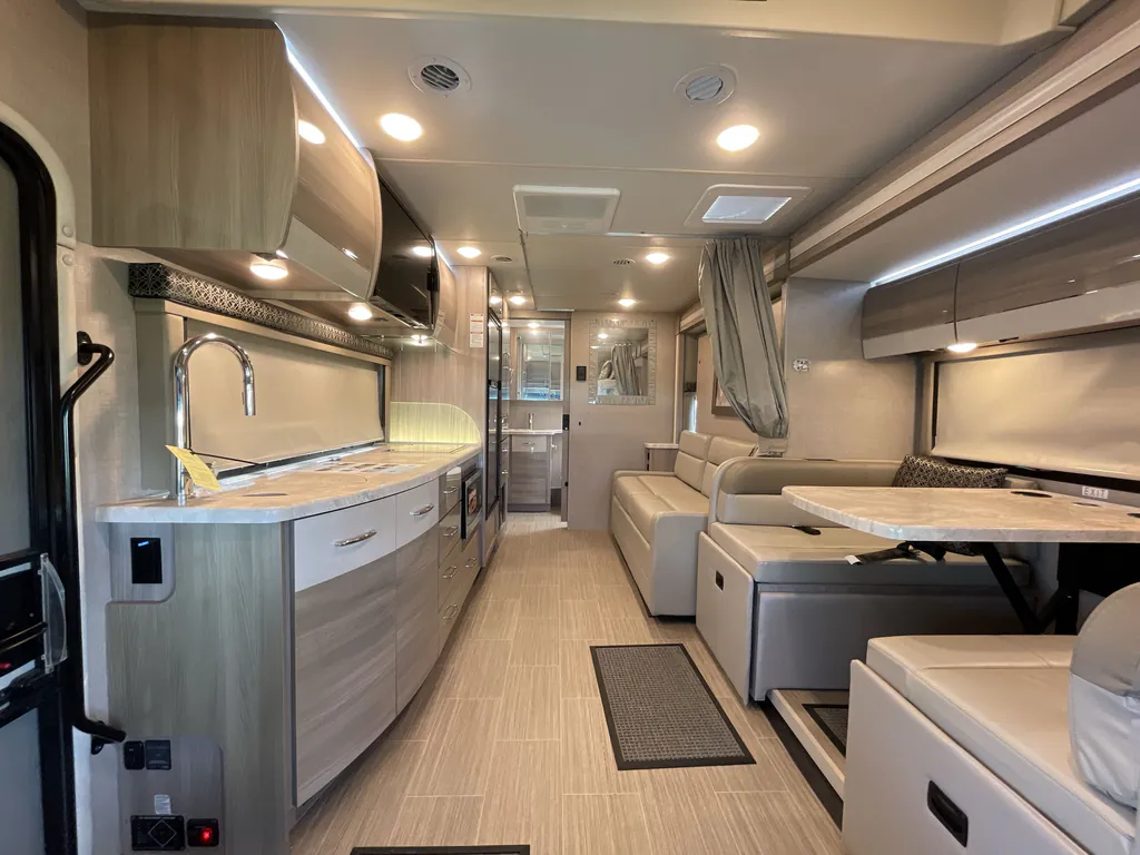 2023 Thor Motor Coach Tiburon 24FB, Photos photo 6