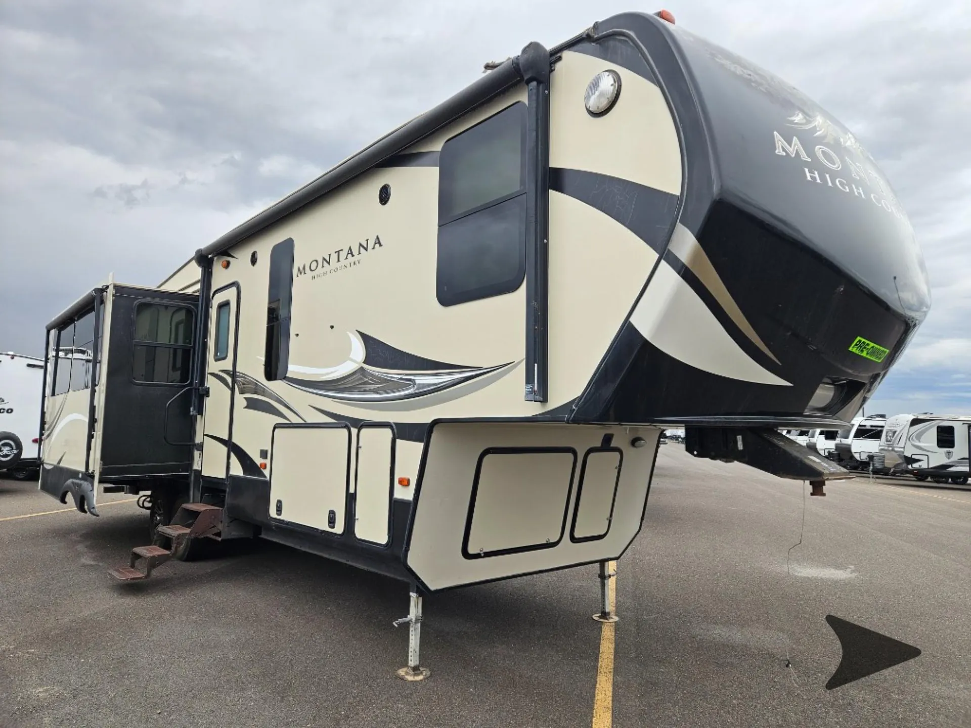2018 Keystone Montana High Country 310RE - Photo 2