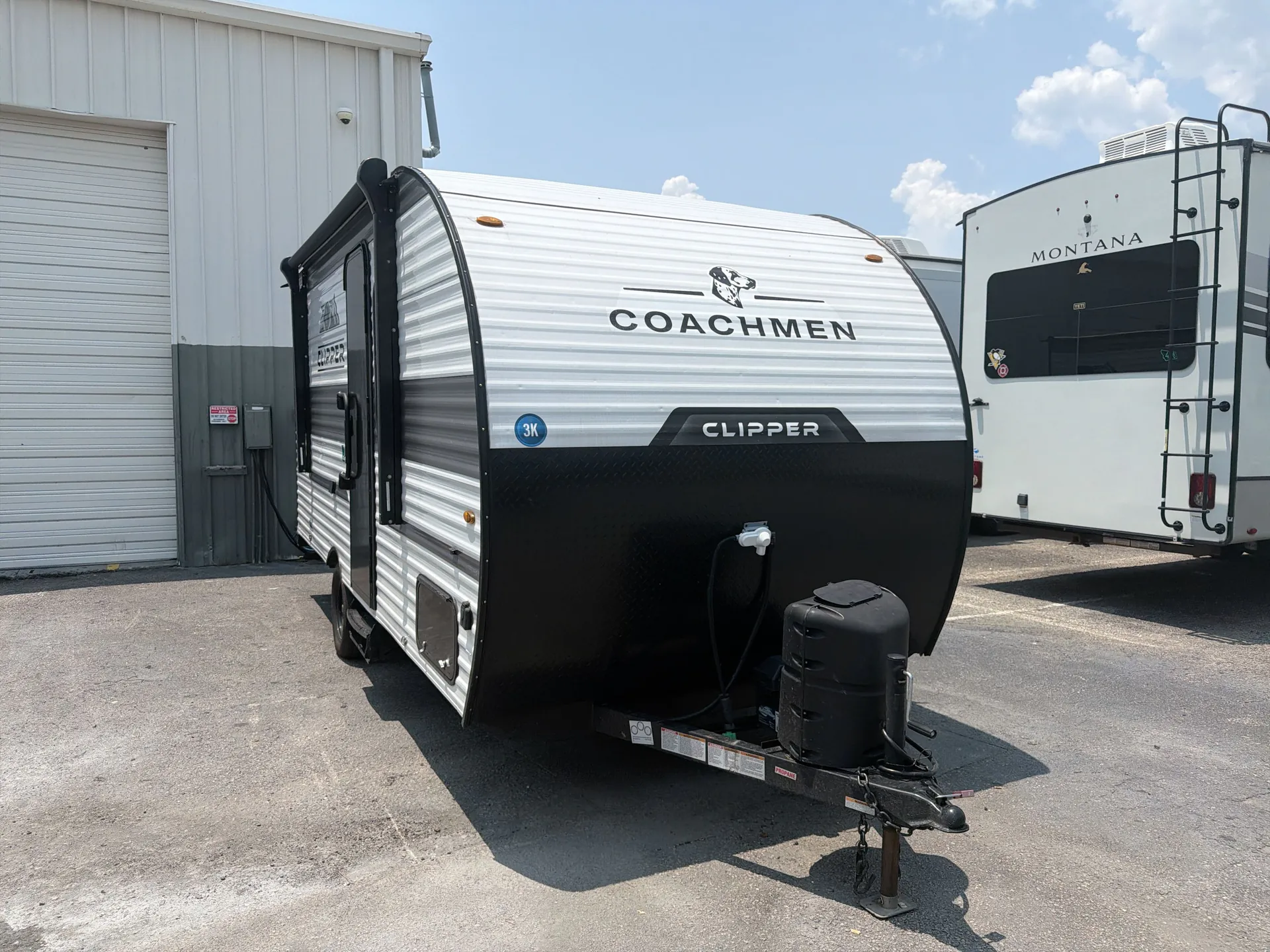 2025 Coachmen Clipper 17CFQ - Photo 2
