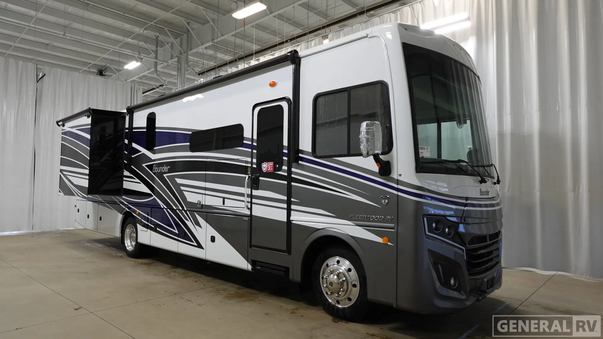 2026 Fleetwood Bounder 35K - Photo 2