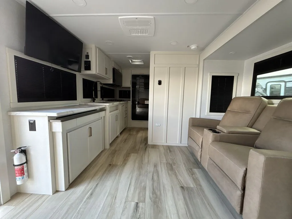 2026 Brinkley Model Ix 20X, Photos photo 5