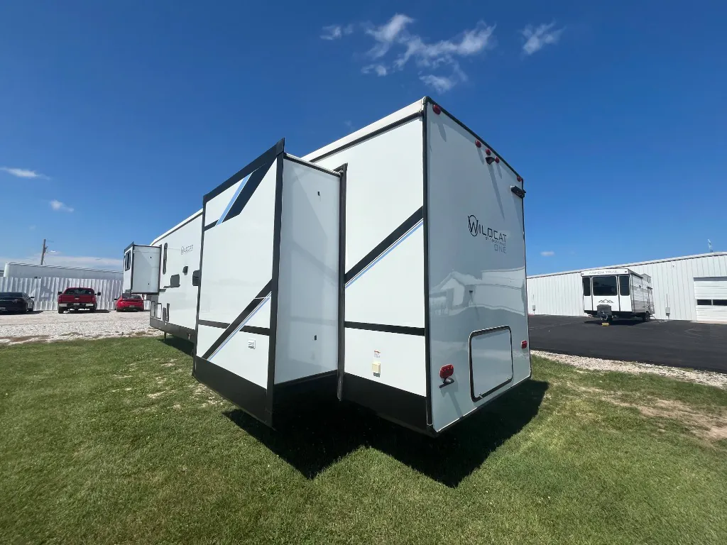 2024 Forest River Wildcat 35FL - Photo 4