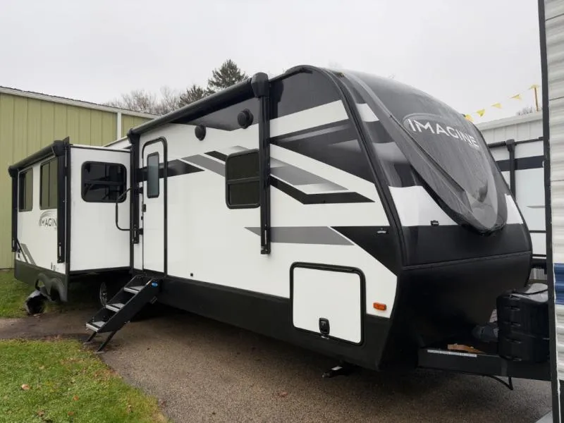 2022 Grand Design Imagine 2970RL - Photo 2