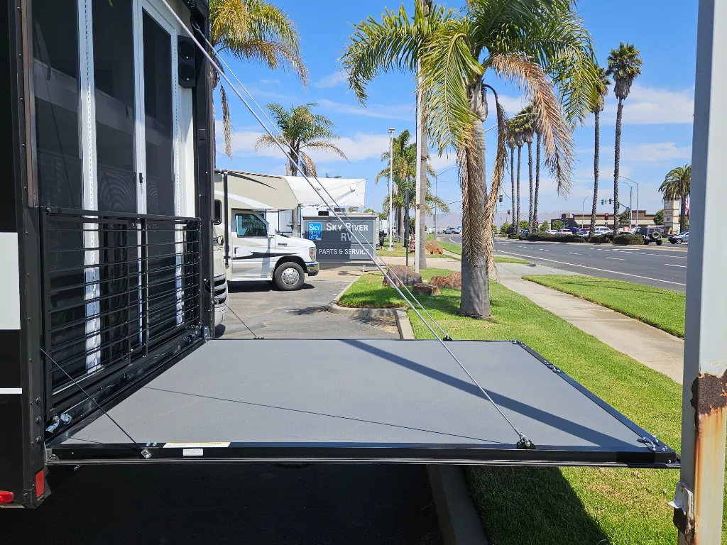 2026 Brinkley Model G 3950, Exterior photo 6