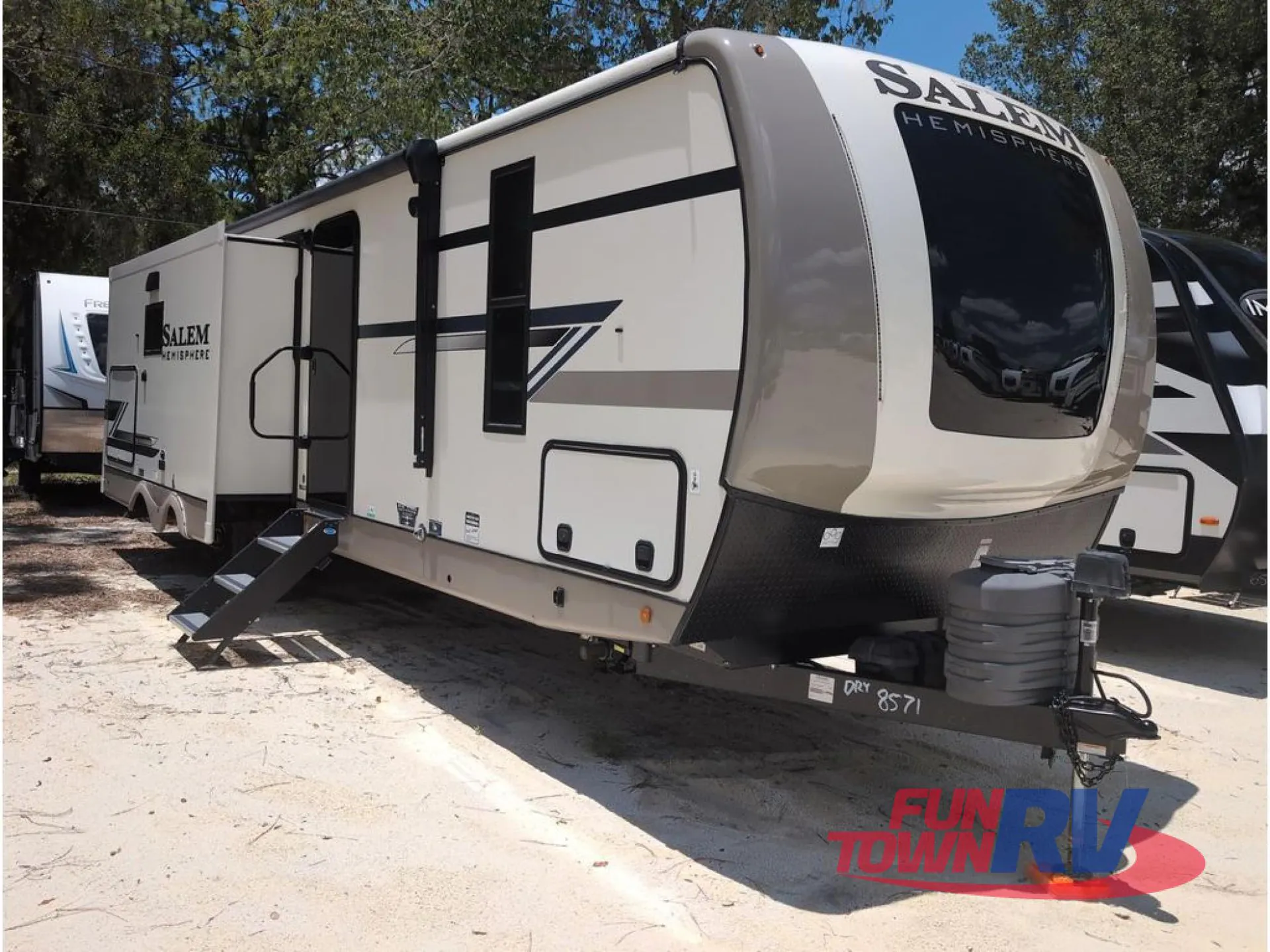 2024 Forest River Salem Hemisphere 273RL dealer photo 1 from Fun Town RV
