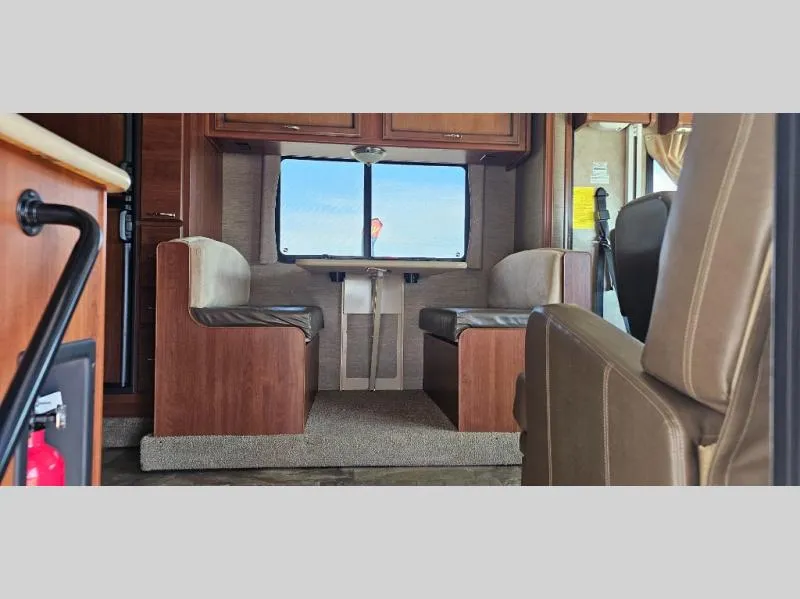 2015 Fleetwood RV Flair 26E - Photo 4