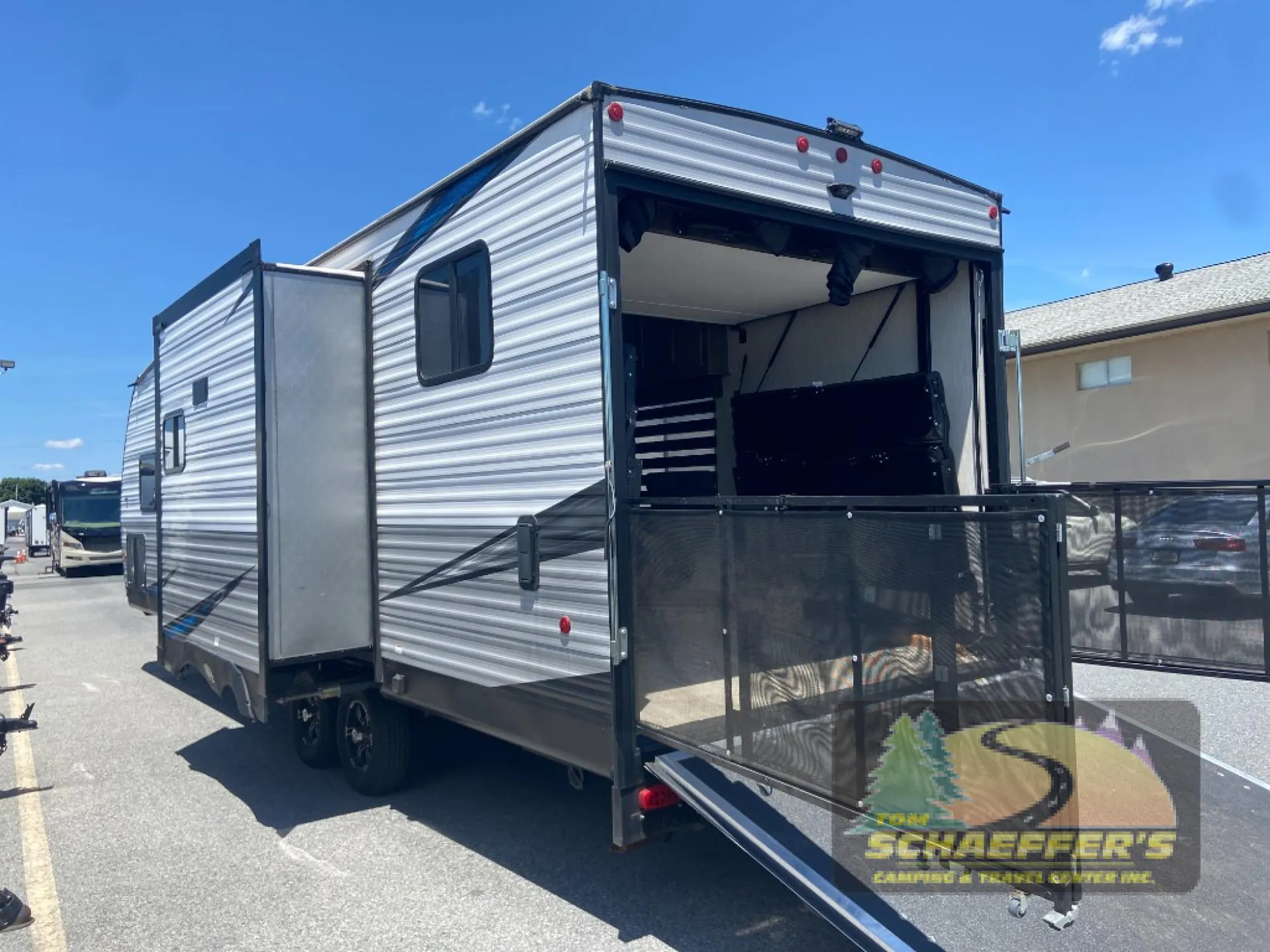 2021 Forest River Vengeance Rogue 26V — Photo 5