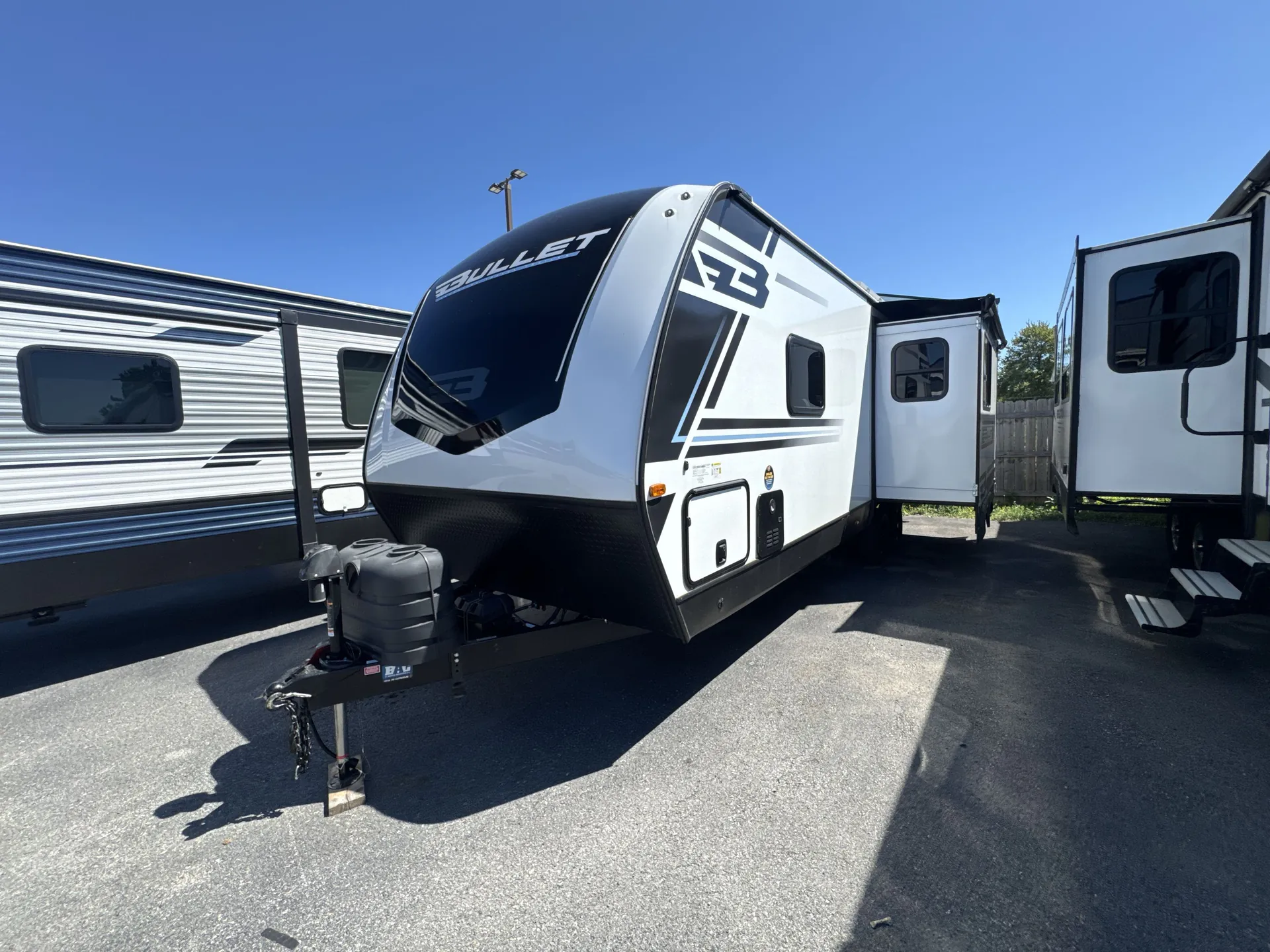 2025 Keystone Bullet Crossfire 245RKS - Photo 2