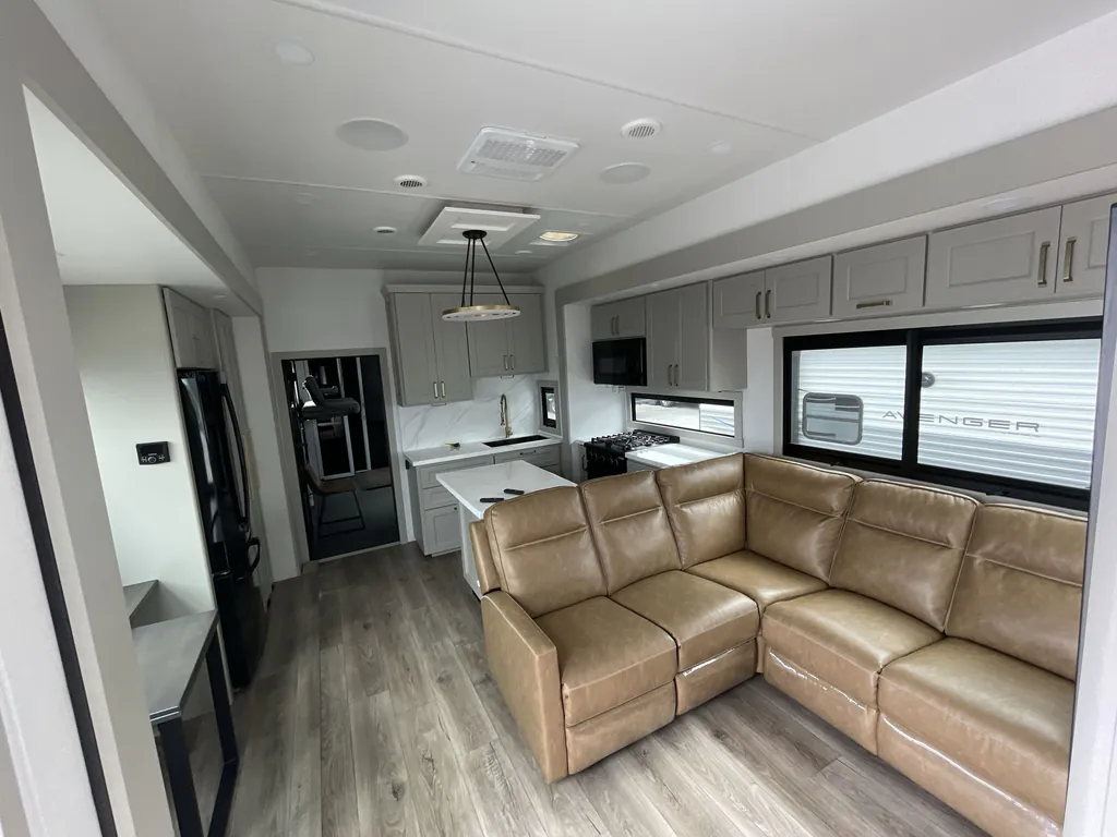 2025 brinkley Model G 3950, Photos photo 2