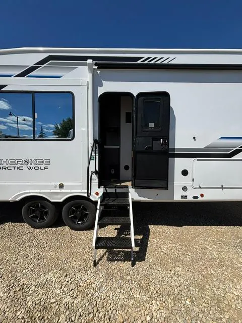2026 Forest River Cherokee Arctic Wolf Suite 3250 SUITE - Photo 4