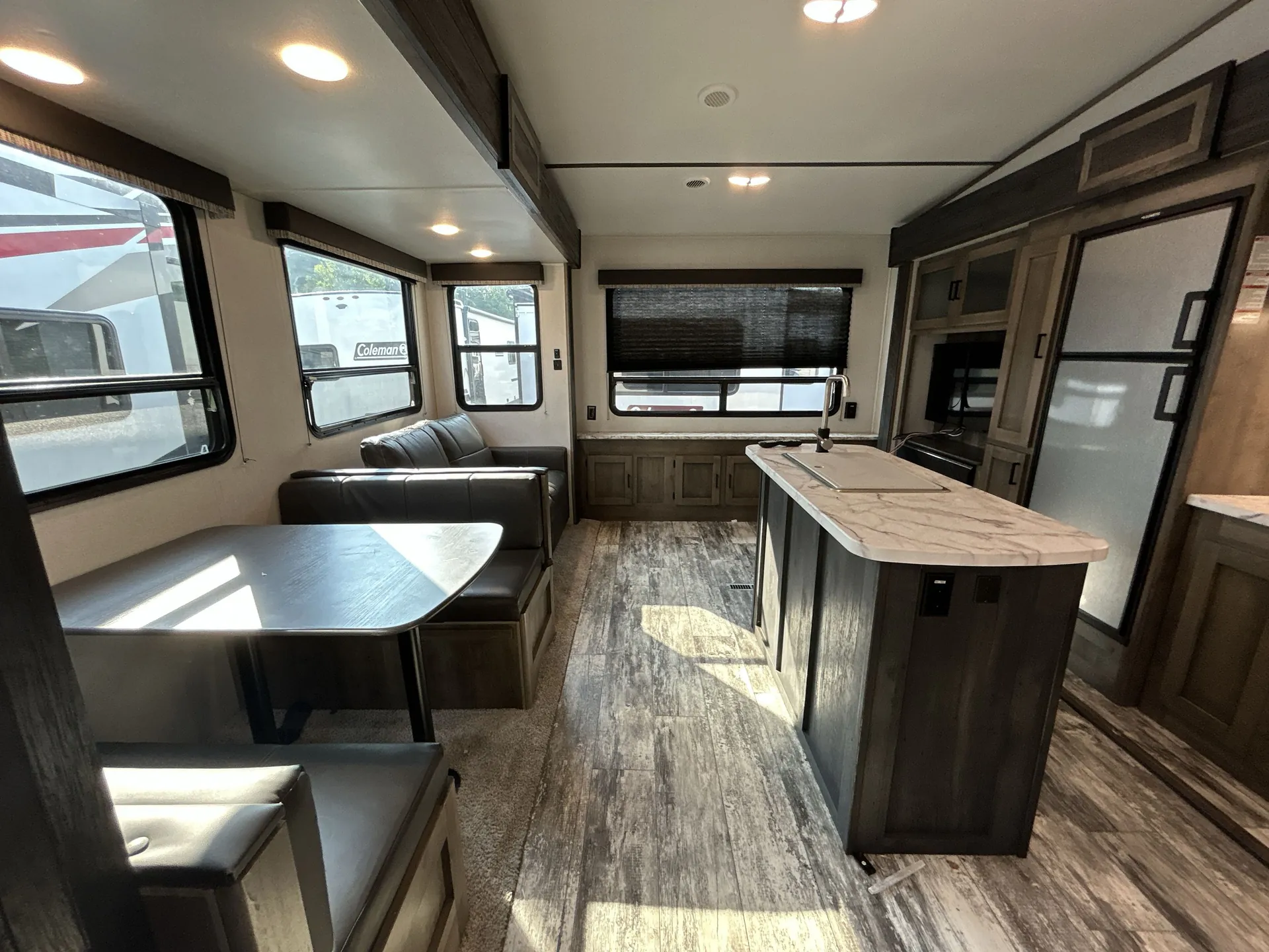 2021 Keystone Sprinter Campfire 31MB — living area main