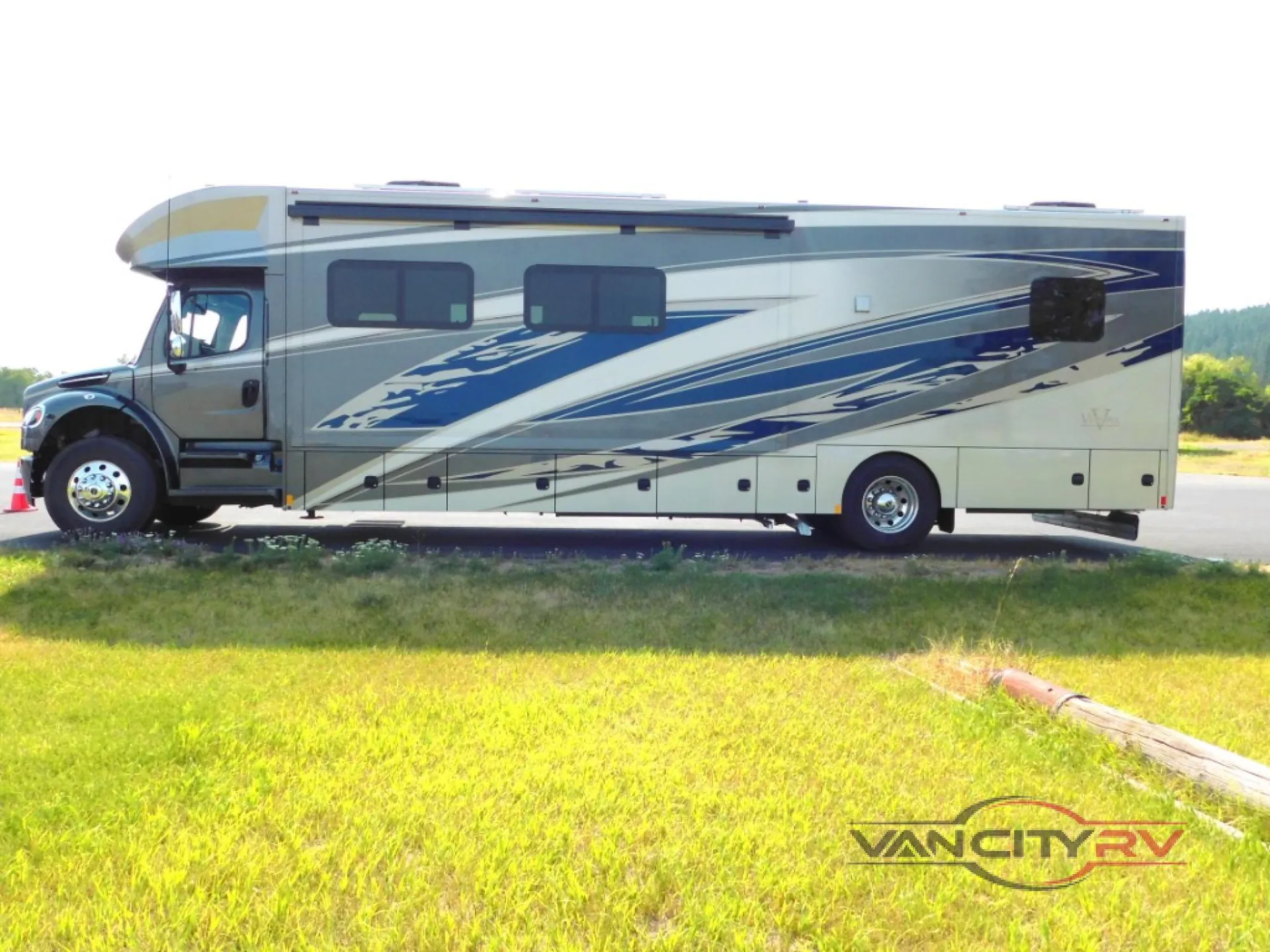 2026 Renegade RV Verona 40VTS - Photo 4