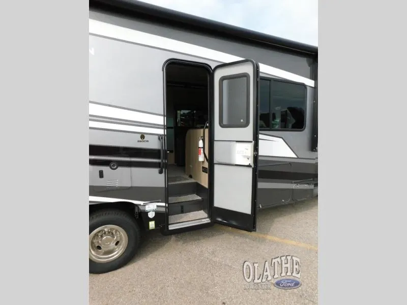 2026 Coachmen Leprechaun 260DS - Photo 3