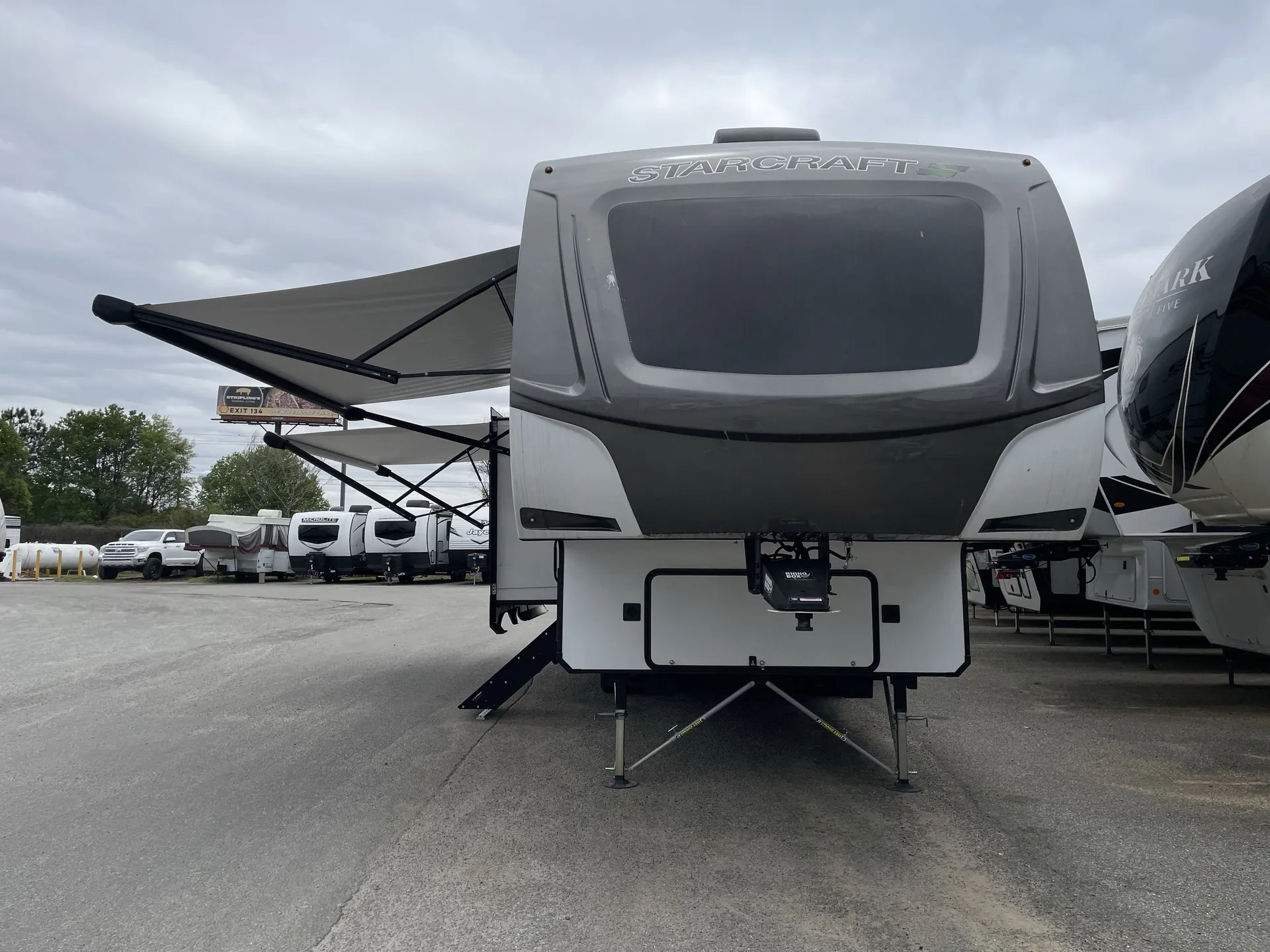 2024 Starcraft GSL Light Duty 304BHS — front