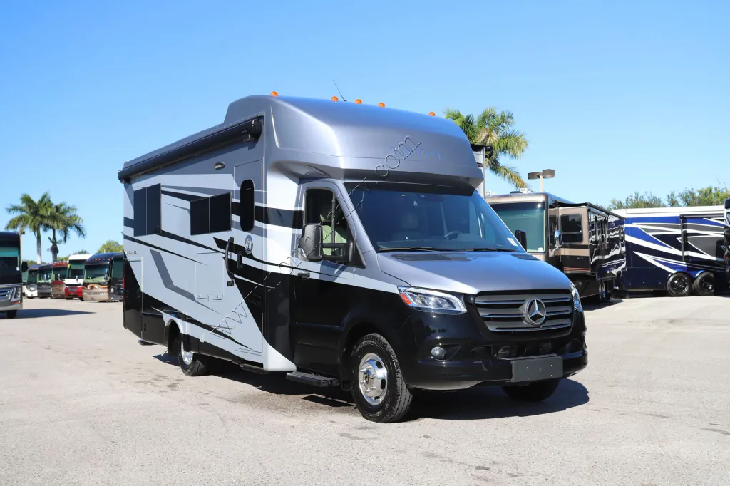 2026 Tiffin Wayfarer 25 XLW, Photos photo 2