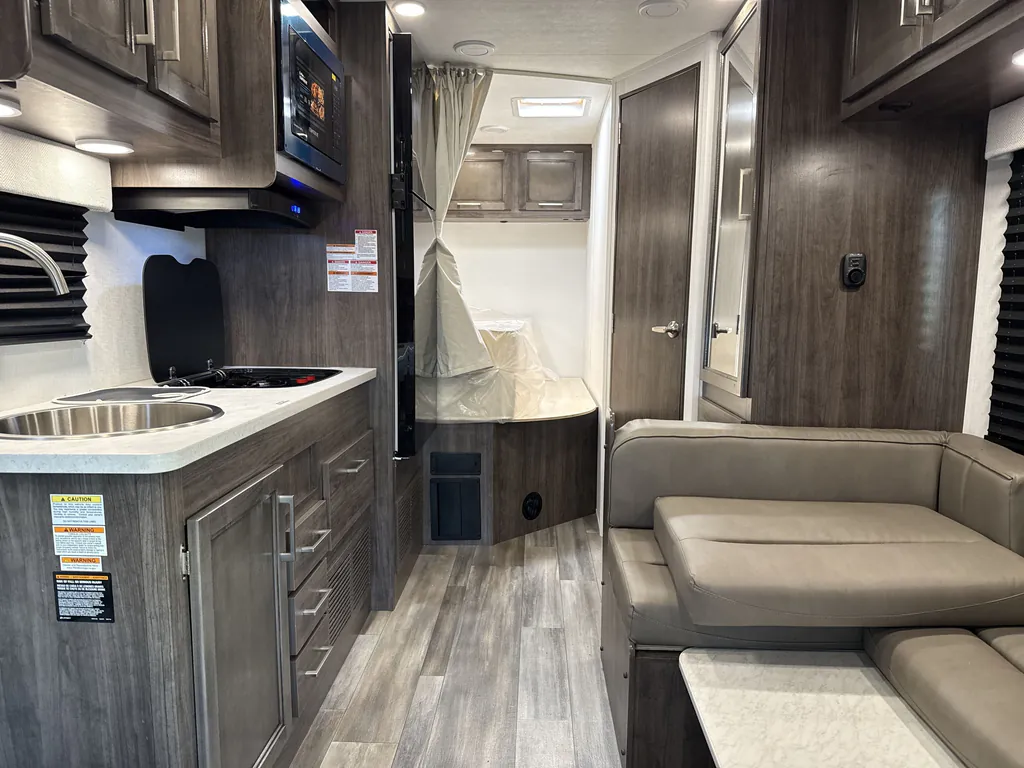 2026 Jayco Redhawk Se 22EF, Photos photo 2