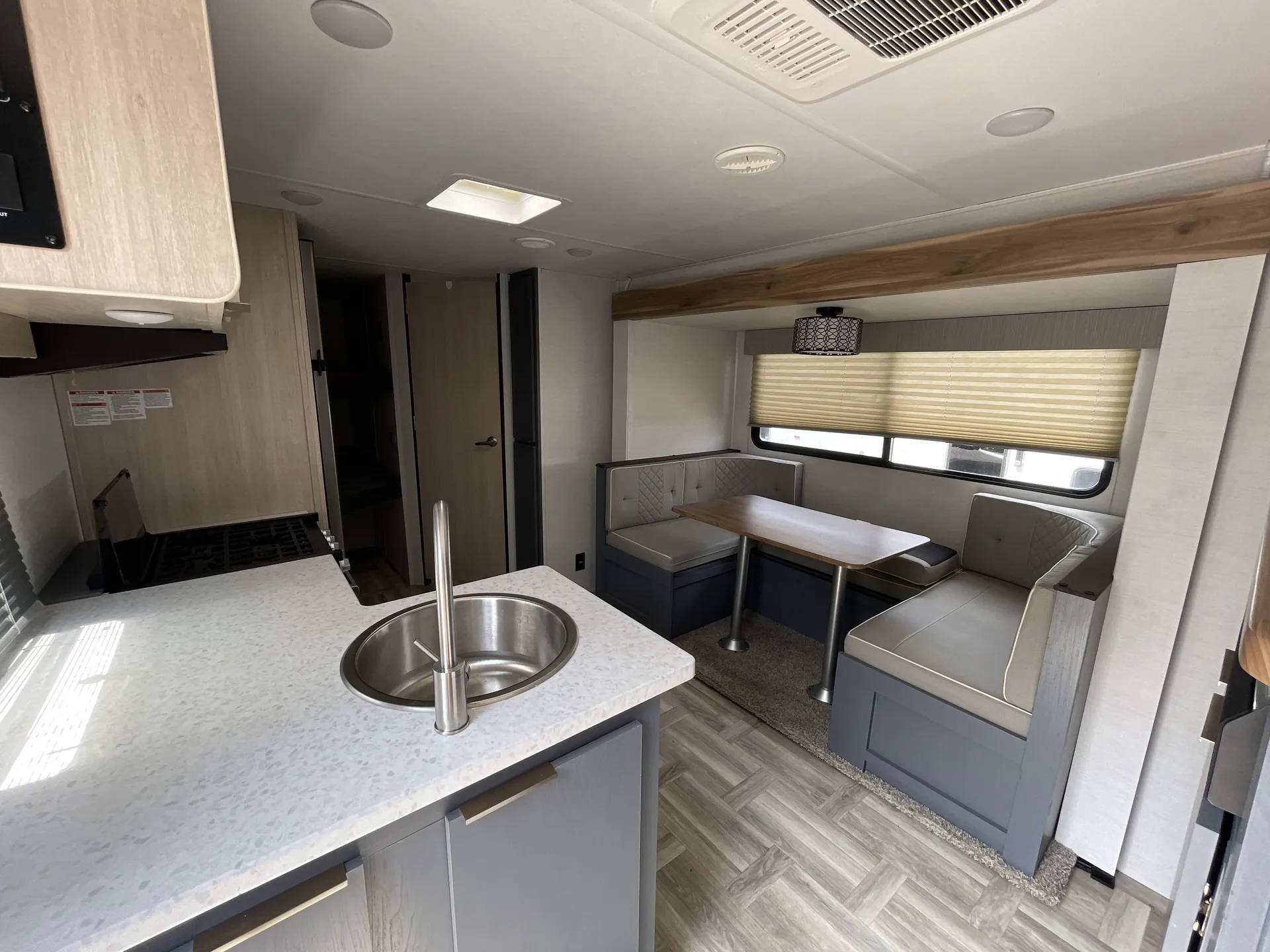 2024 Prime Time Tracer 240BHSLE — living area main