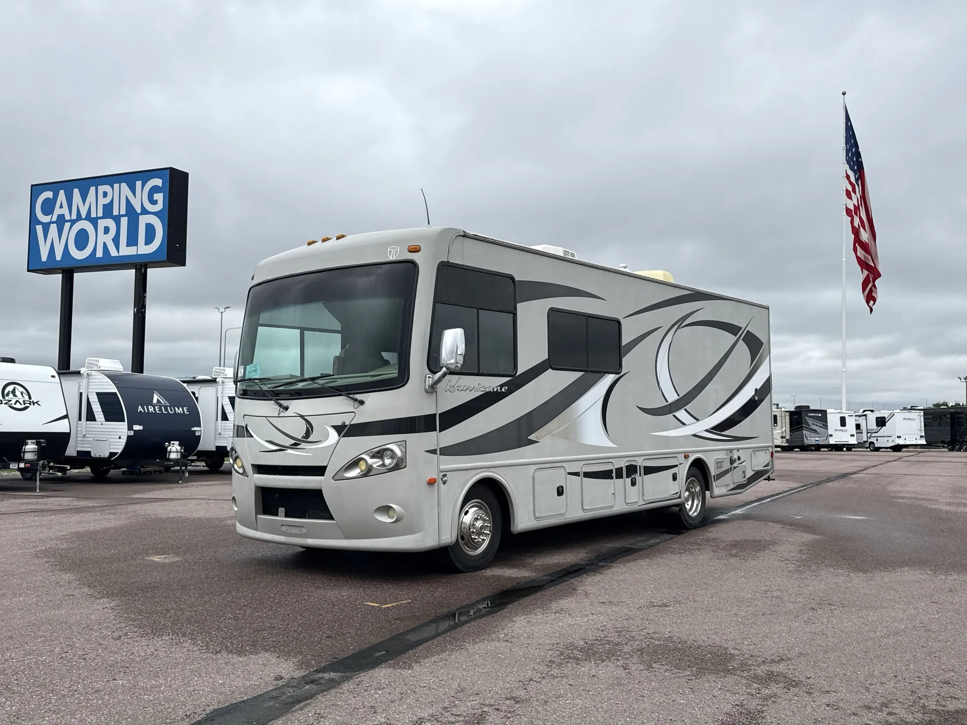 2014 Thor Motor Coach Hurricane 27K - Photo 2