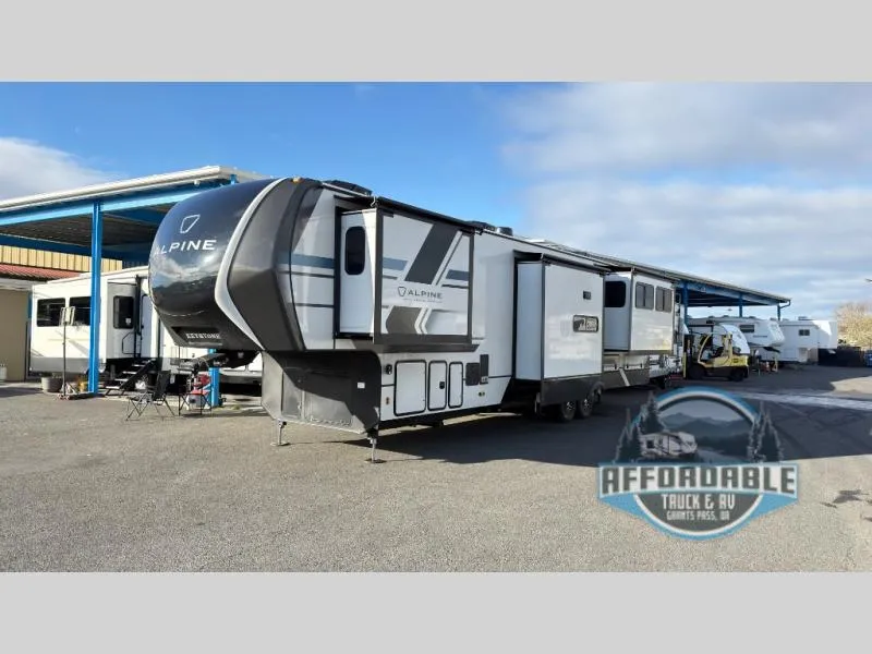2026 Keystone Alpine Avalanche Edition 381DL - Photo 2