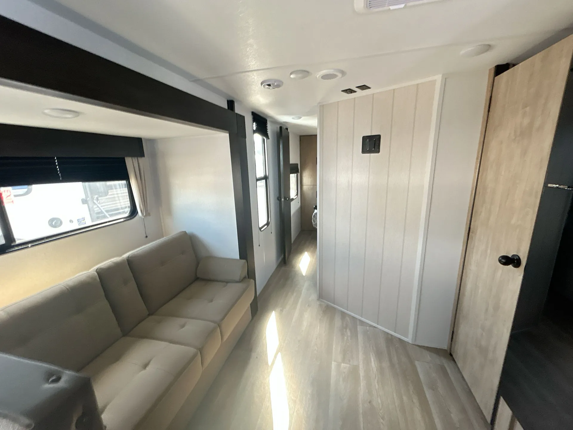 2027 Forest River Cherokee Grey Wolf 29QB — living area main