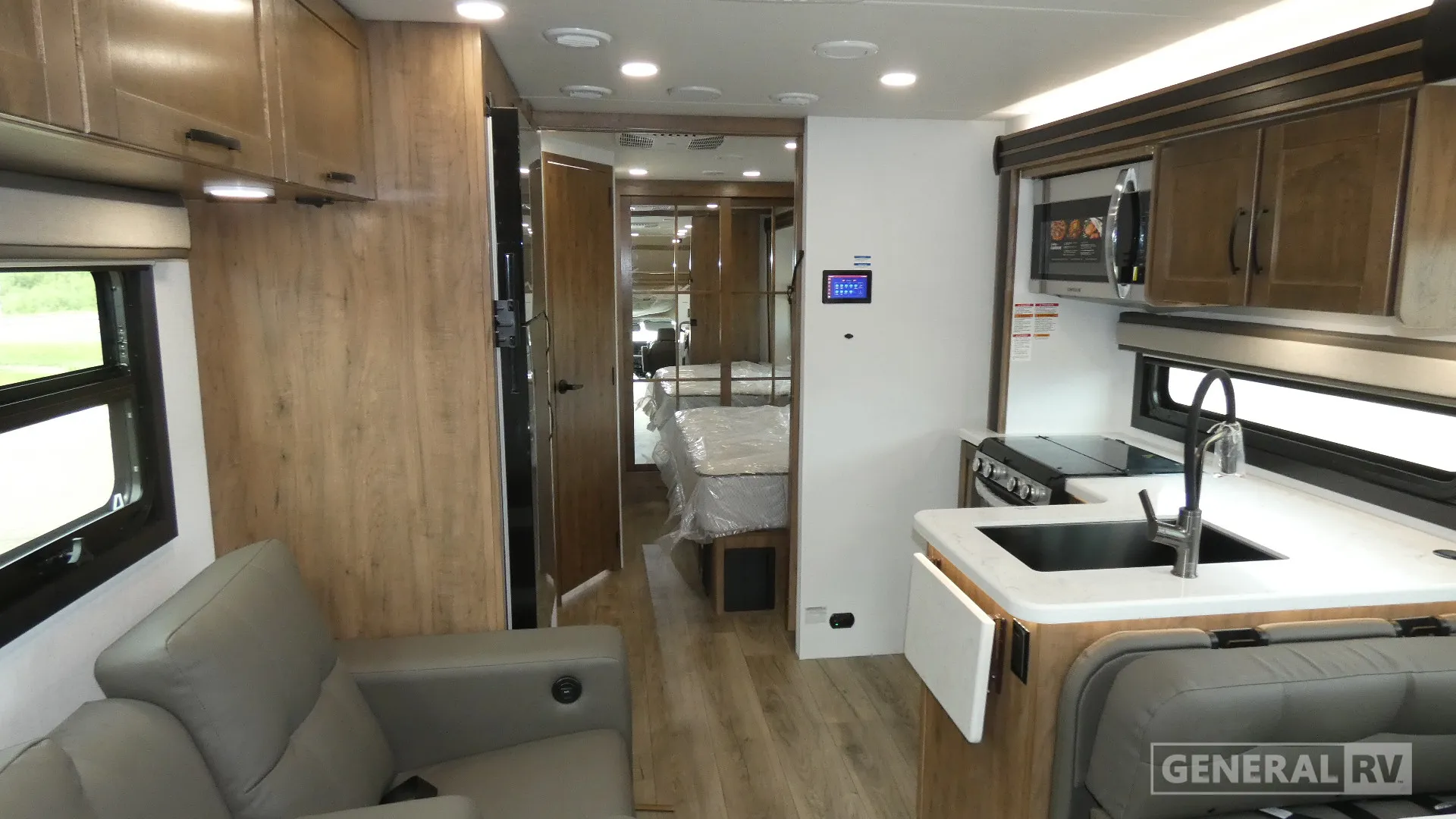 2026 Entegra Coach Esteem XL 32U - Photo 3