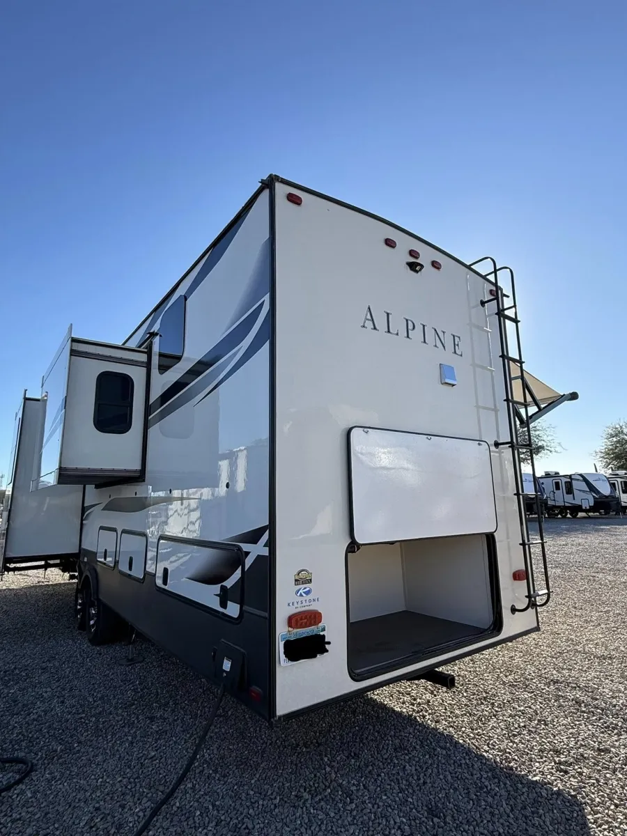 2021 Keystone Alpine 3790FK - Photo 4