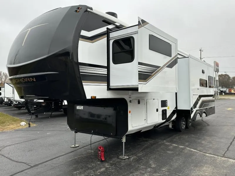 2026 Heartland Bighorn 31RL - Photo 4
