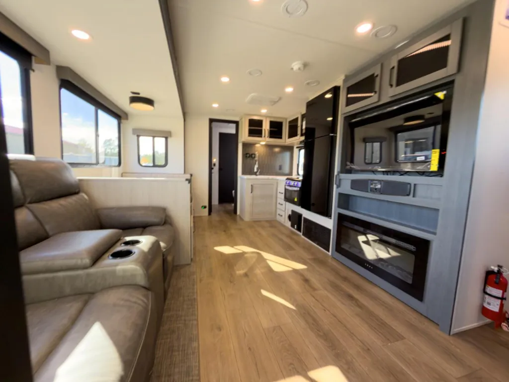 2027 Forest River Solaire 3150TBSS, Photos photo 50