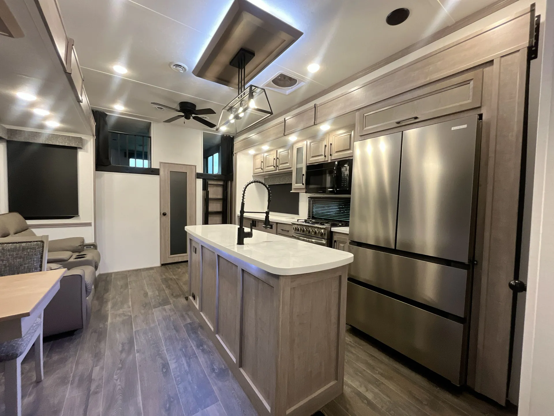 2024 Dutchmen Yukon 412DB — living area main