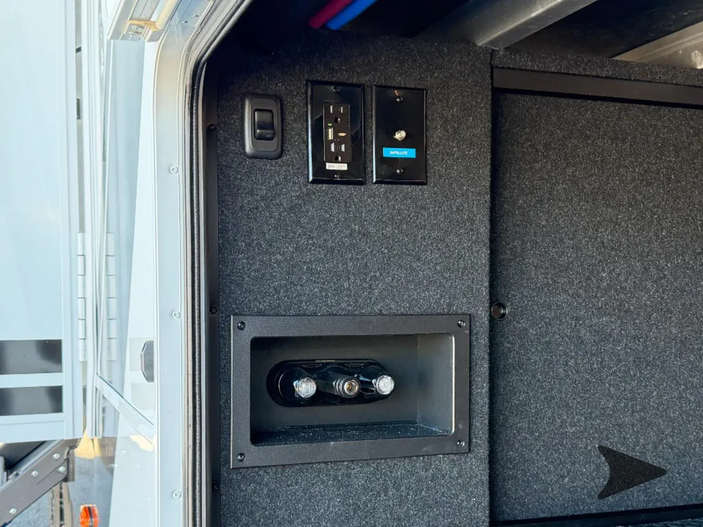 2025 Brinkley Model Z 3100, Photos photo 18