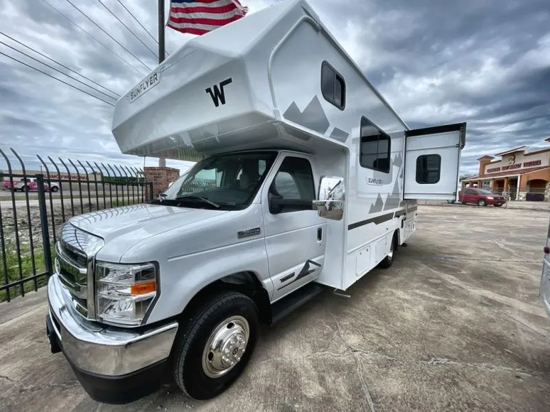 2027 Winnebago Sunflyer 22RS - Photo 3