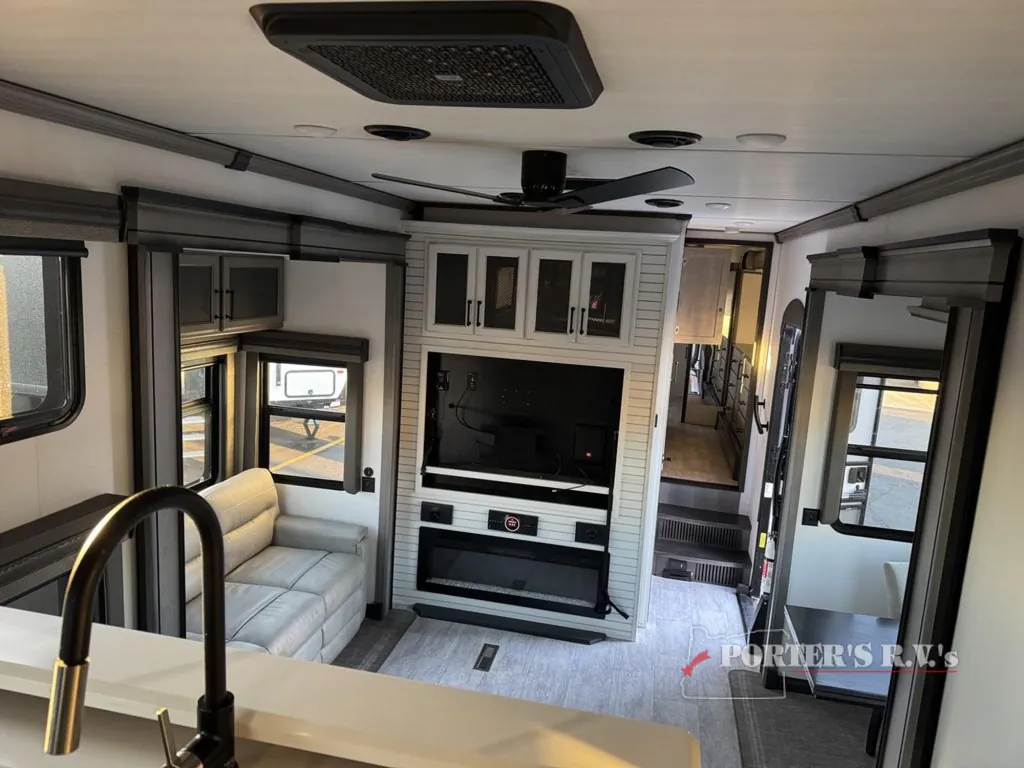 2023 Keystone Montana 3901RK, Photos photo 35