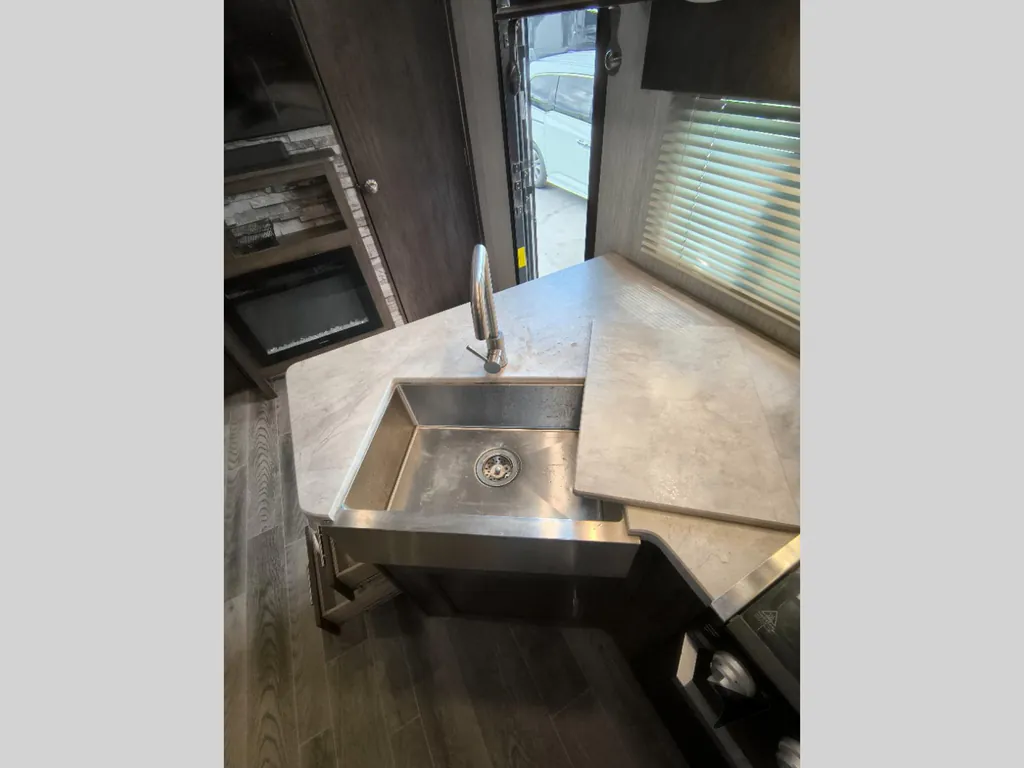 2019 Forest River Cherokee Alpha Wolf 26DBH-L, Photos photo 28