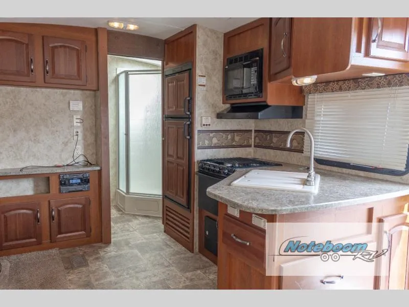 2012 Keystone RV Cougar X-Lite 24RLS - Photo 2
